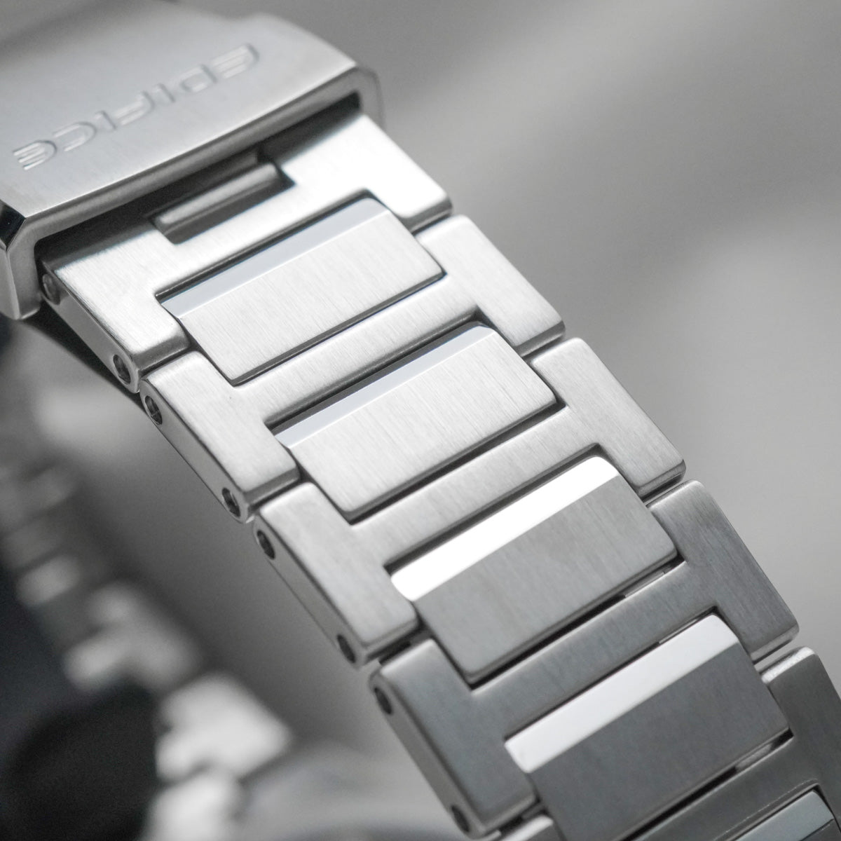 Casio Nam EFK-110D-2ADR