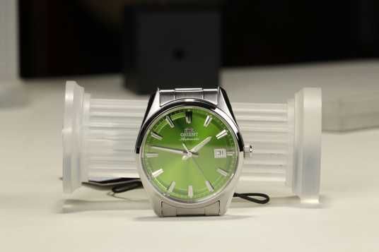 Orient Nam RA-AC0R05E30B