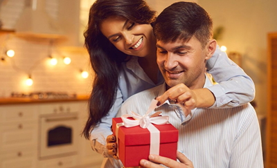 Top 50+ Món quà tặng chồng khiến chàng mê tít