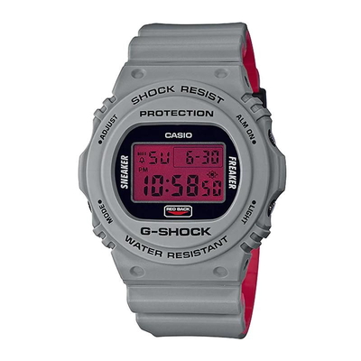 Casio Nam DW-5700SF-1DR