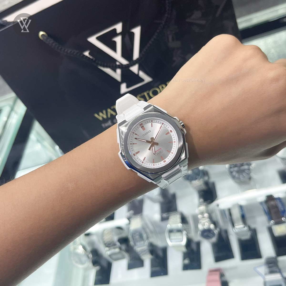 Đồng hồ Casio 42 mm Nữ LWA-300H-7EVD