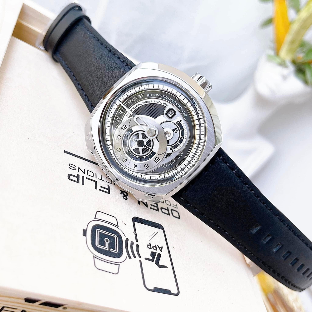 SevenFriday - Nam Q1-03 Size 44,3x 49.7mm