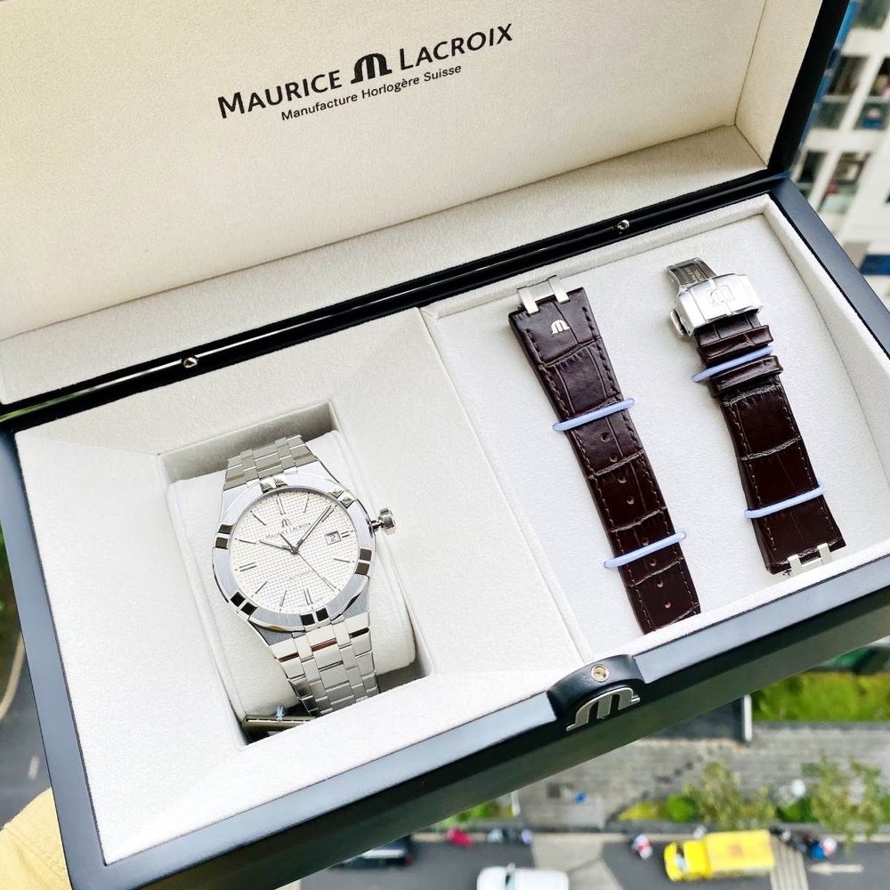 Maurice Lacroix - Nam AI6008-SS002-130-2 Size 42mm