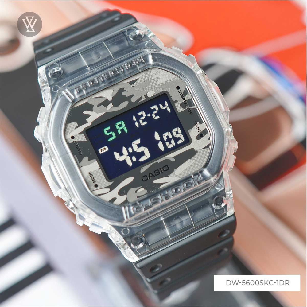 Casio Unisex DW-5600SKC-1DR