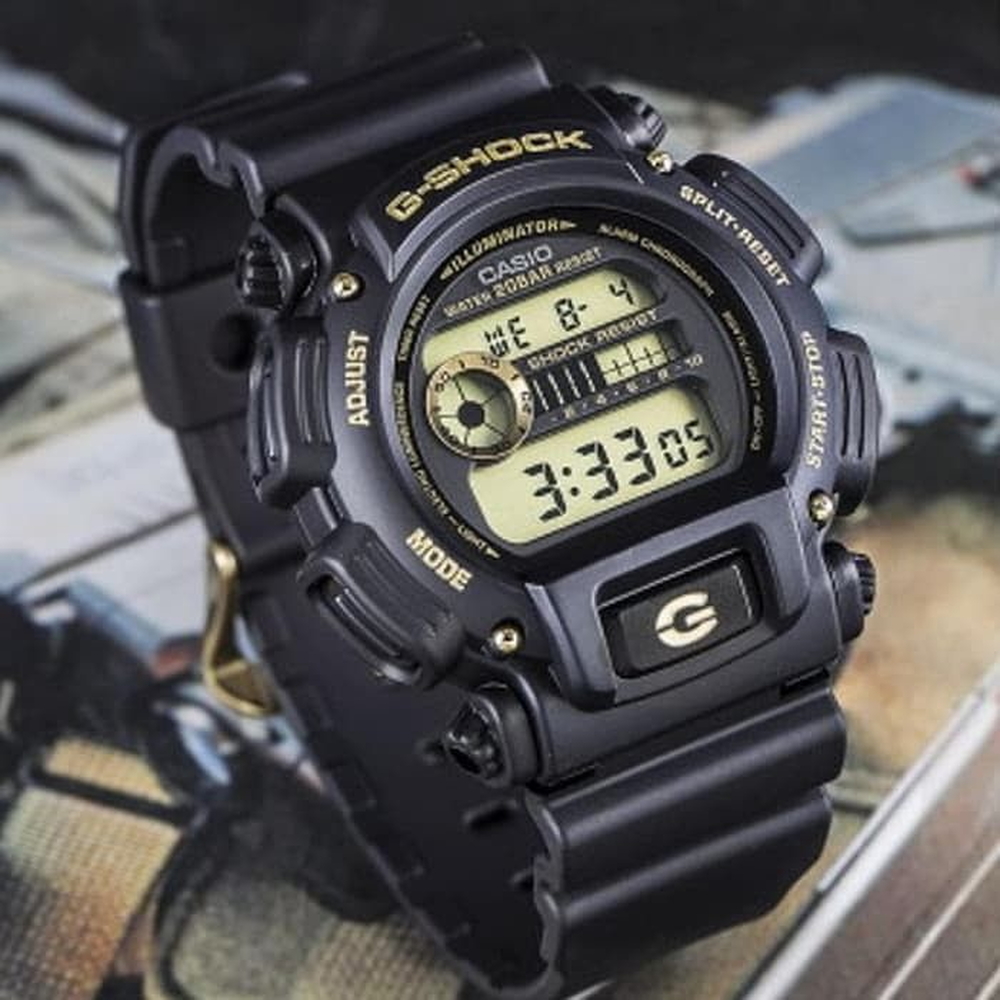 Casio - Nam DW-9052GBX-1A9DR Size 43mm