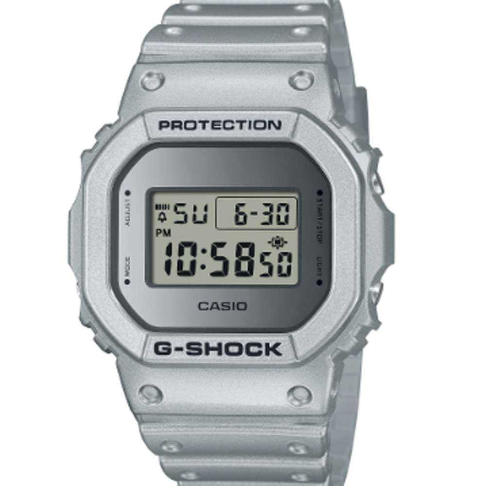 Casio - Nam DW-5600FF-8DR Size 48.9 × 42.8 mm