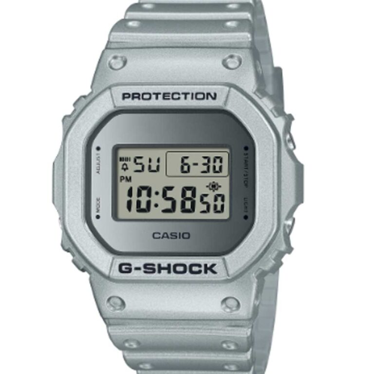 Casio 48.9 × 42.8 mm Nam DW-5600FF-8DR