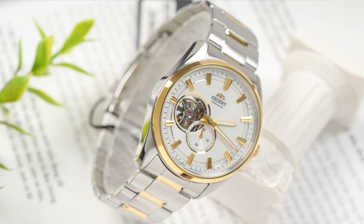Top 10 đồng hồ nam thanh lịch đáng mua nhất 2023 - Ảnh 2 Top 10 đồng hồ nam thanh lịch đáng mua nhất 2023 - Ảnh 2