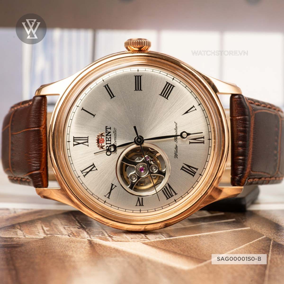 Top 15 đồng hồ cơ lộ máy dây da đáng sở hữu nhất 2023 - Ảnh 3 Top 15 đồng hồ cơ lộ máy dây da đáng sở hữu nhất 2023 - Ảnh 3