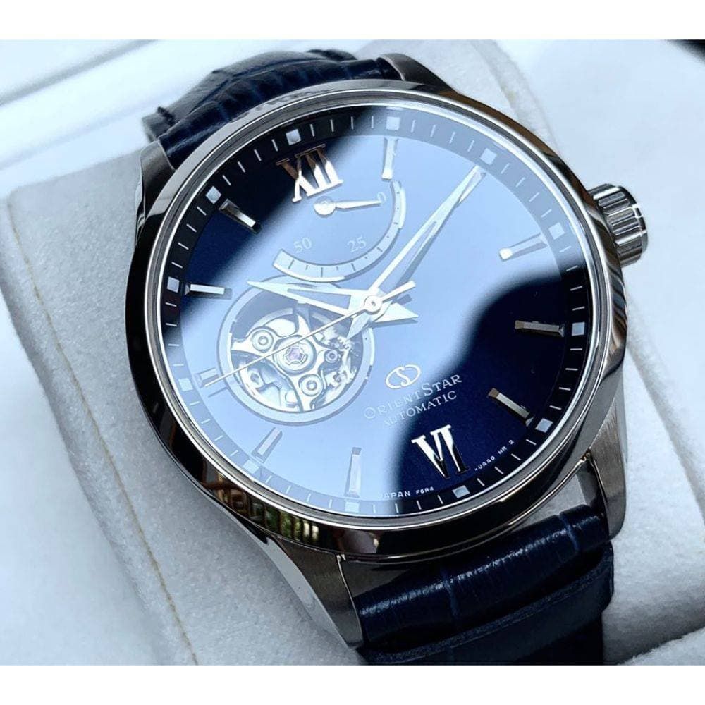 Top 15 đồng hồ cơ lộ máy dây da đáng sở hữu nhất 2023 - Ảnh 5 Top 15 đồng hồ cơ lộ máy dây da đáng sở hữu nhất 2023 - Ảnh 5