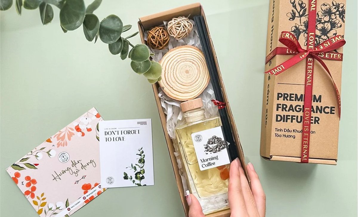 Top 10 quà tặng 20/10 cho chị em vui tức thì, hợp ý phái đẹp 4 Bộ tinh dầu thiên nhiên