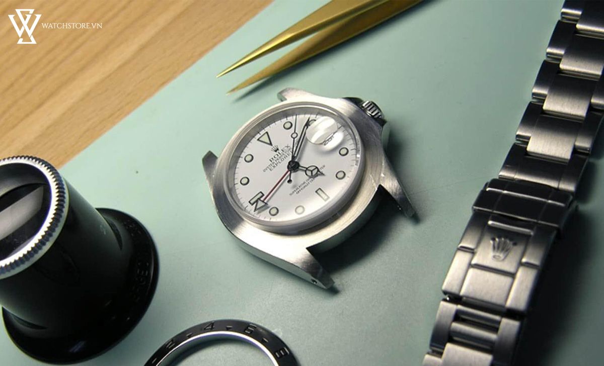 Hướng dẫn cách đeo đồng hồ dây kim loại chuẩn nhất - Ảnh 3 Hướng dẫn cách đeo đồng hồ dây kim loại chuẩn nhất - Ảnh 3