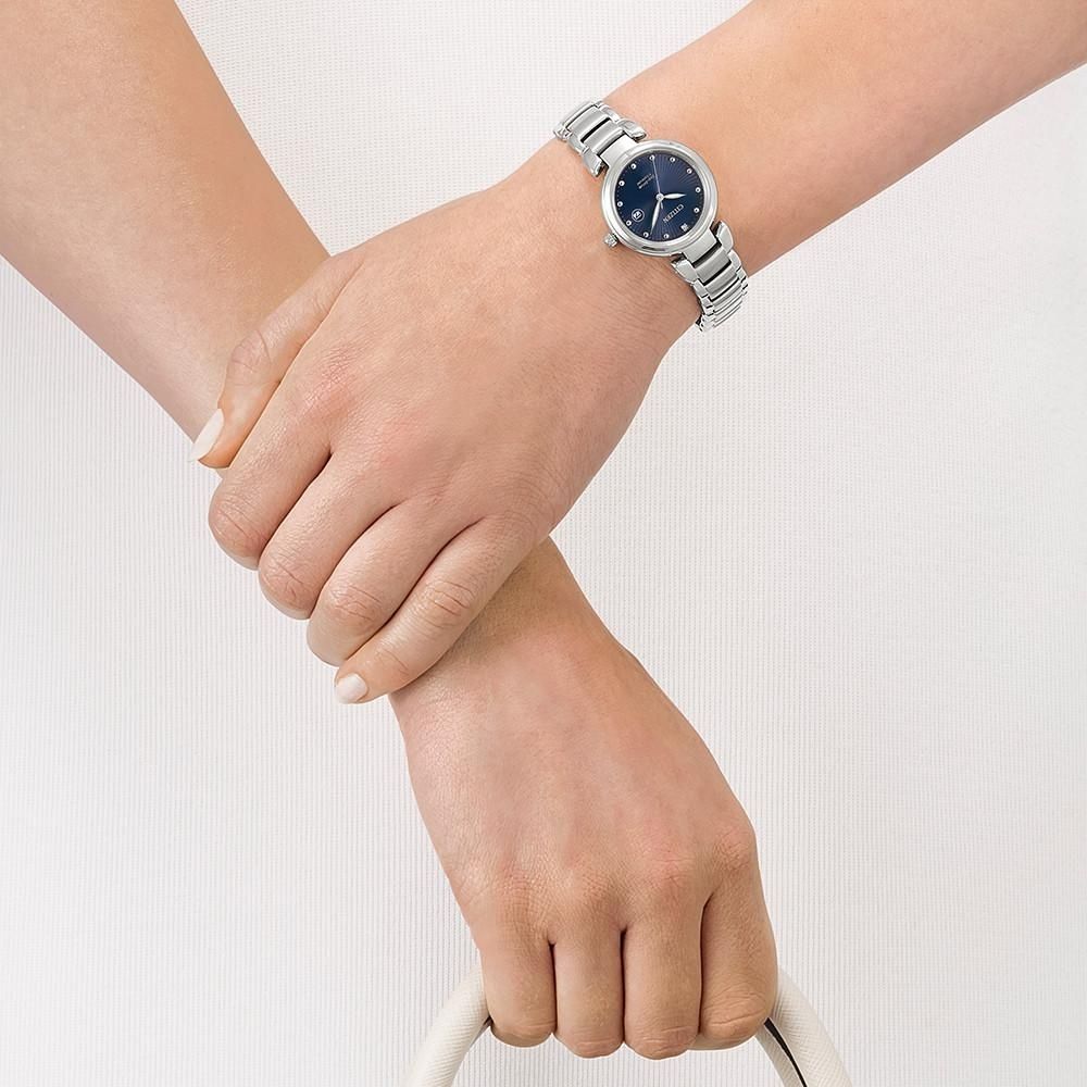 Citizen EW2500-88L đeo tay