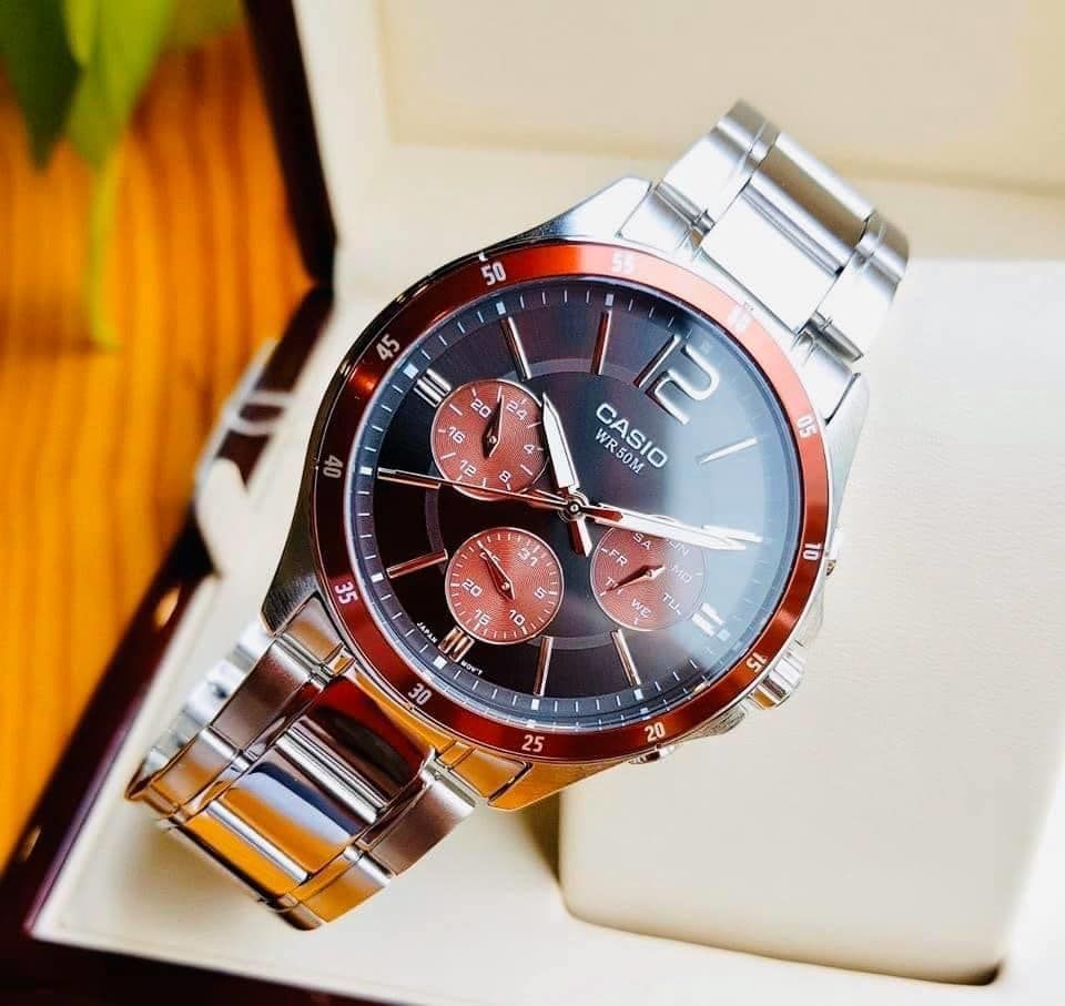 Top những đồng hồ nam dây kim loại làm mưa gió thị trường 2023 tại WatchStore - Ảnh 1 Top những đồng hồ nam dây kim loại làm mưa gió thị trường 2023 tại WatchStore - Ảnh 1