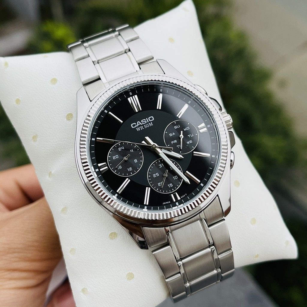 Top những đồng hồ nam dây kim loại làm mưa gió thị trường 2023 tại WatchStore - Ảnh 3 Top những đồng hồ nam dây kim loại làm mưa gió thị trường 2023 tại WatchStore - Ảnh 3