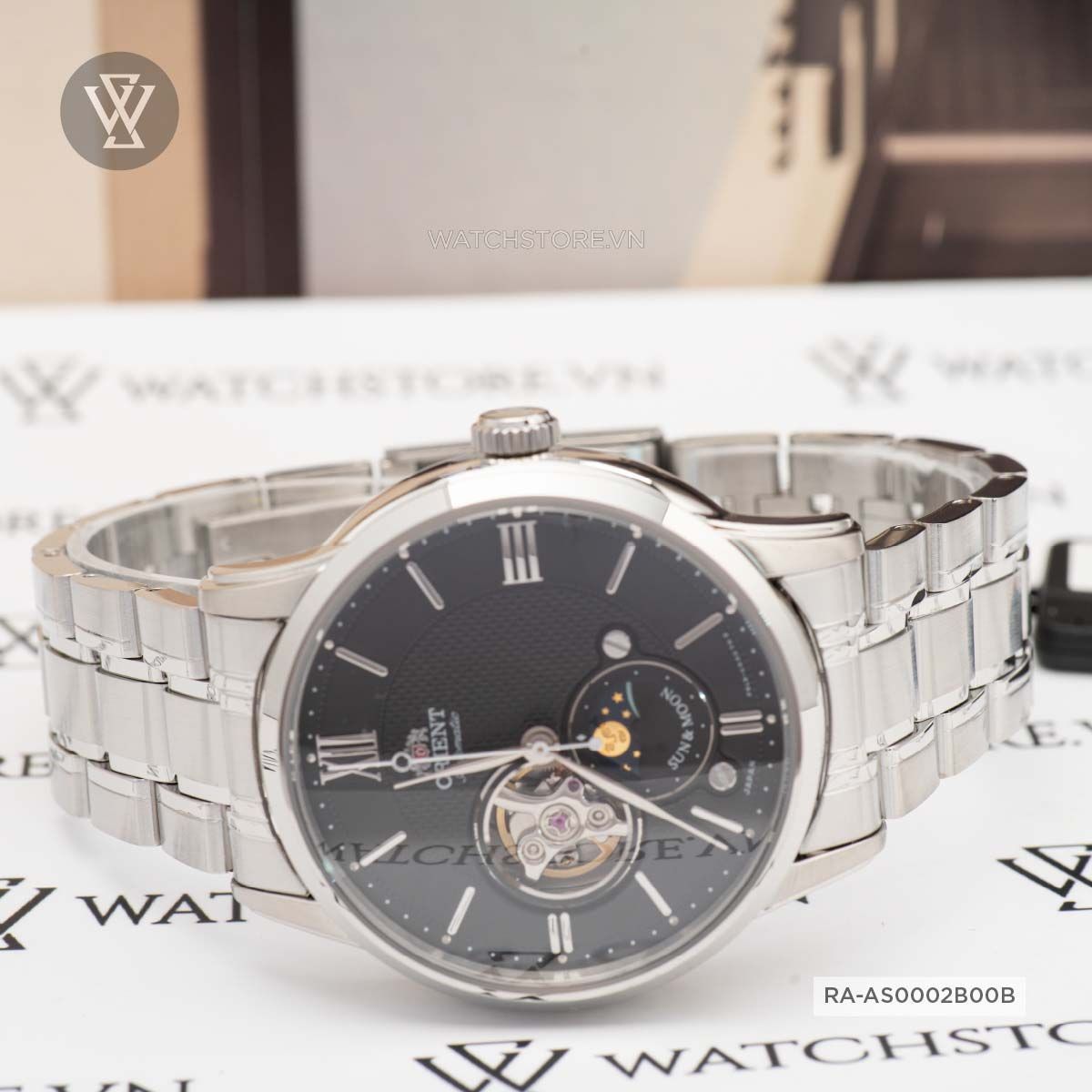 Top những đồng hồ nam dây kim loại làm mưa gió thị trường 2023 tại WatchStore - Ảnh 7 Top những đồng hồ nam dây kim loại làm mưa gió thị trường 2023 tại WatchStore - Ảnh 7