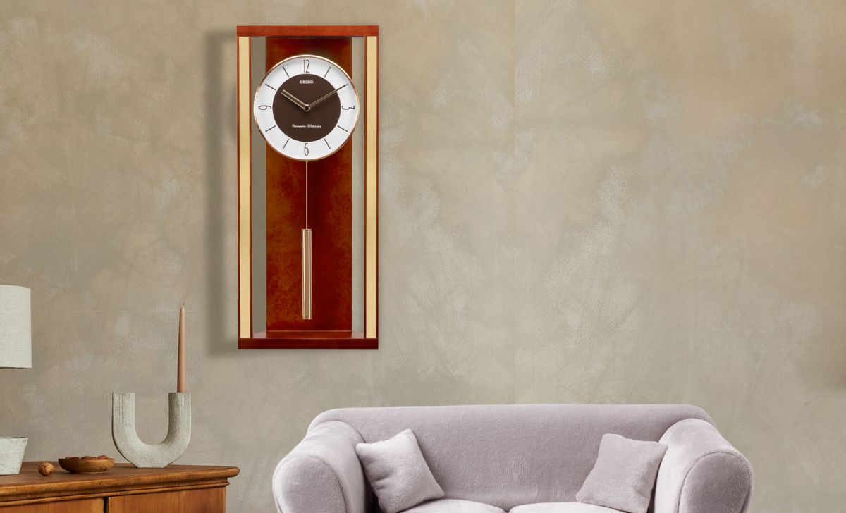 10+ mẫu đồng hồ treo tường trang trí phòng khách hợp mệnh phong thủy 8 Đồng hồ treo tườngSeiko QXH068Z