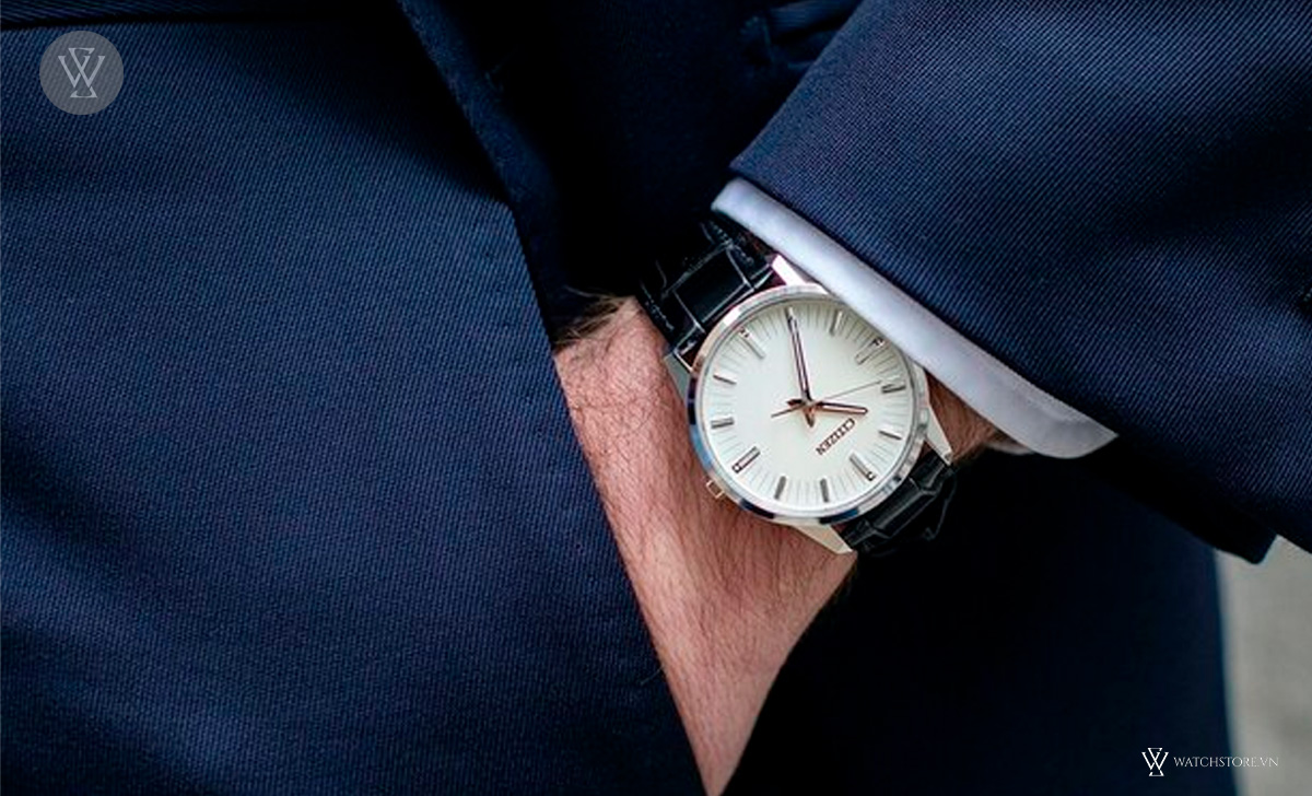 Ý nghĩa tặng đồng hồ cho bạn trai? 4 tiêu chí khi mua 2 Nam giới đeo đồng hồ