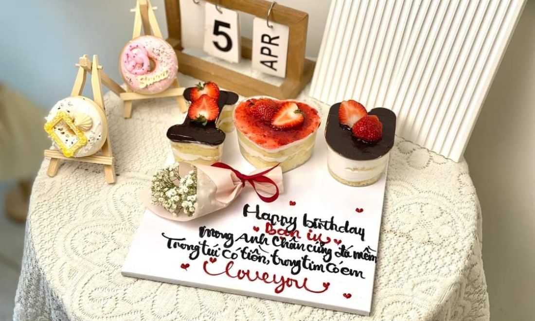 Top 50+ Món quà tặng chồng khiến chàng mê tít 8 Bánh kem tự làm sẽ là món quà sinh nhật tặng chồng bất ngờ, lý tưởng nhất