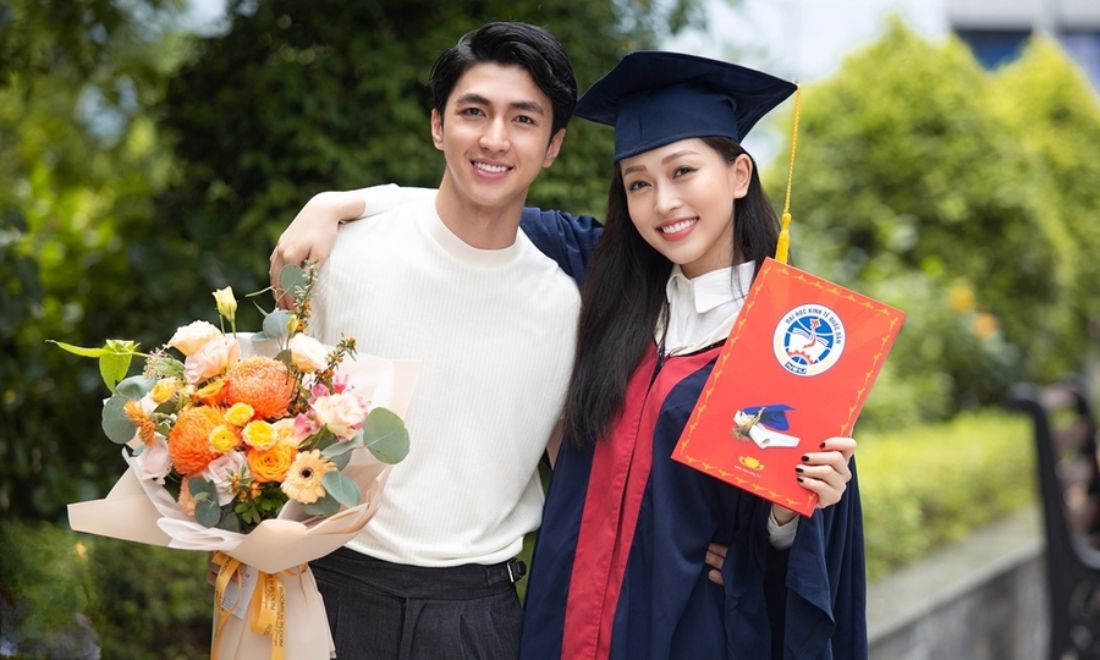 Gợi ý quà tặng tốt nghiệp đại học kèm theo lời chúc ý nghĩa 3 Hoa tươi