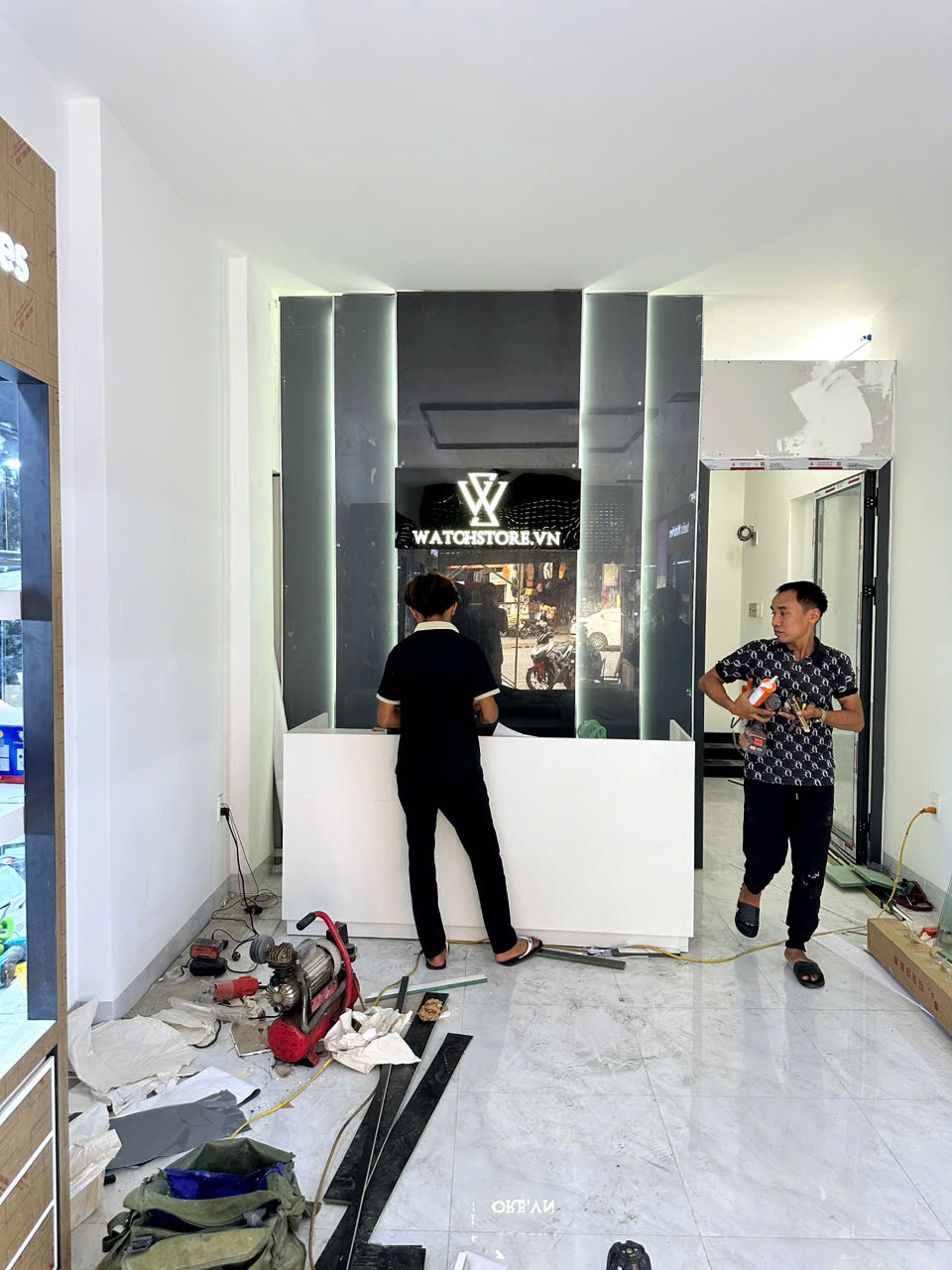 thi cong cua hang tai 399 le duan da nang 6