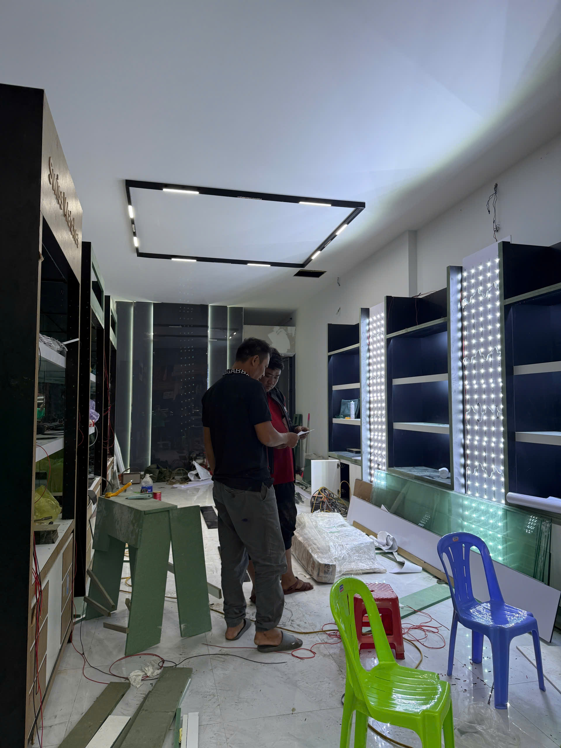 thi cong cua hang tai 399 le duan da nang 9