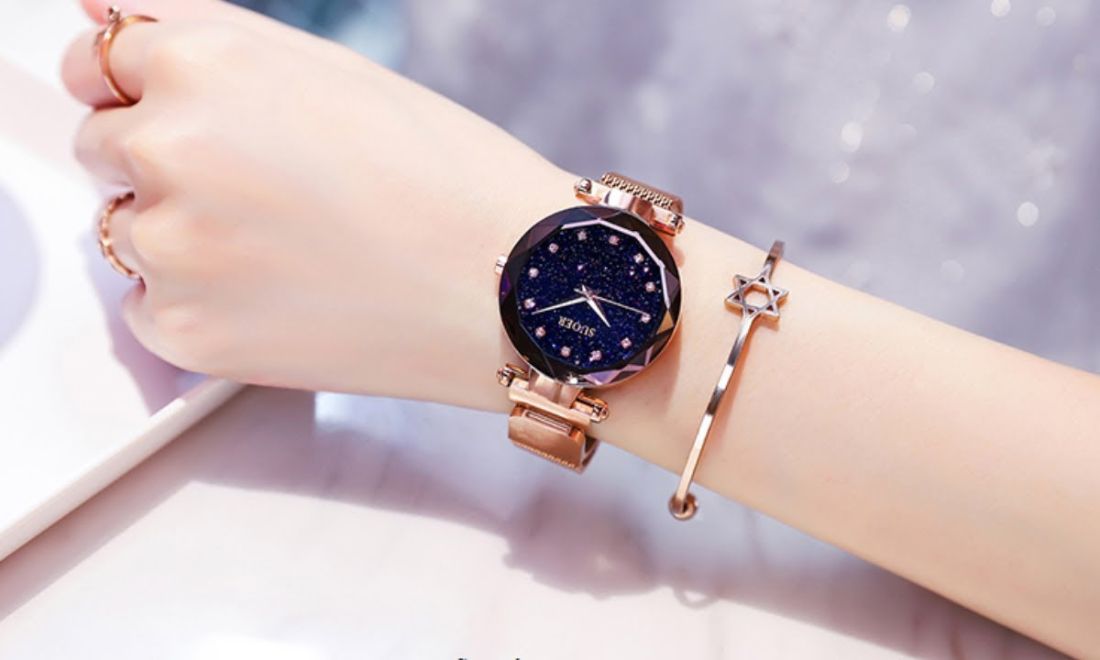 Top 15+ Món Quà Tặng Cô Giáo Ý Nghĩa, Thiết Thực Và Tinh Tế Nhất 2 Những chiếc đồng hồ là món quà tặng cô giáo bạn không nên bỏ qua