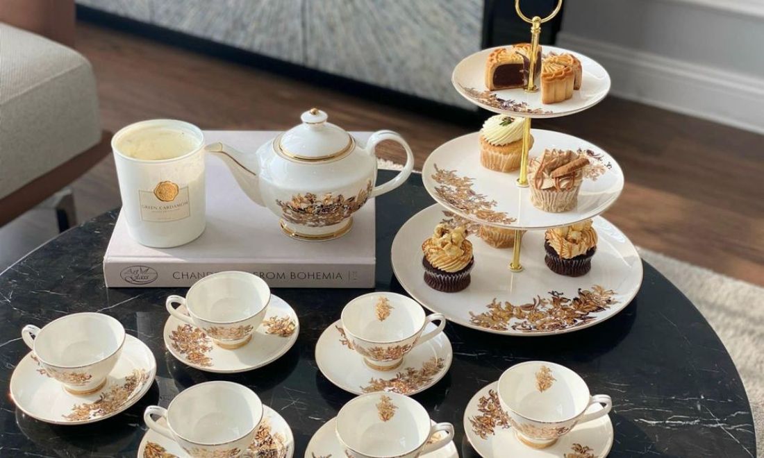 Top 15+ Món Quà Tặng Cô Giáo Ý Nghĩa, Thiết Thực Và Tinh Tế Nhất 8 Trà và bộ ấm trà giúp cô có những phút giây thư giãn ngay tại nhà