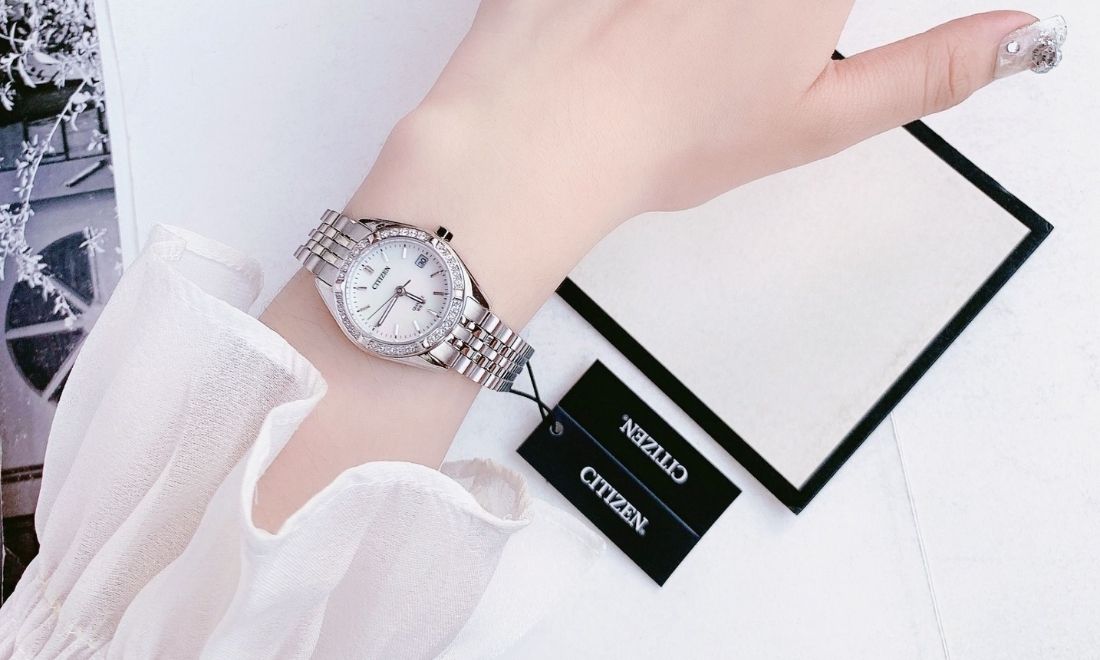 Cập nhật top 10 mẫu đồng hồ nữ bán chạy nhất tháng 10/2025 3 Citizen EU6060-55D mặt xà cừ sang trọng